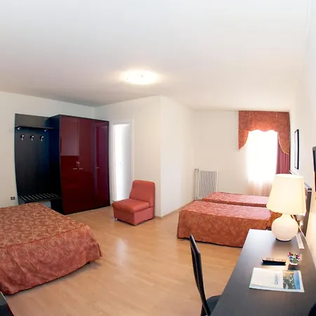 Hotel Pinamonte Costermano