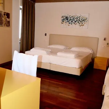 Pinamonte 3* Костермано