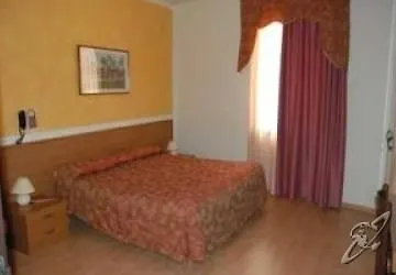 מלון Pinamonte 3*