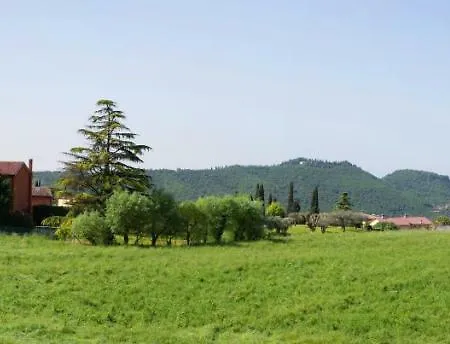 Pinamonte ホテル コステロマーノ